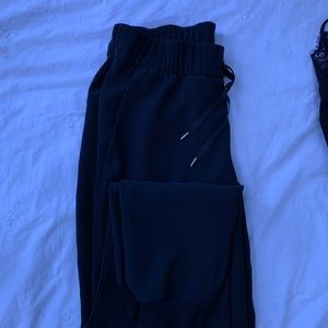 black lululemon sweatpants